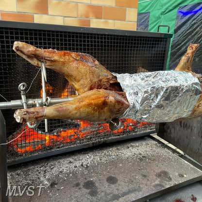 Spanferkelgrill mit Holzkohle 100cm Spieß